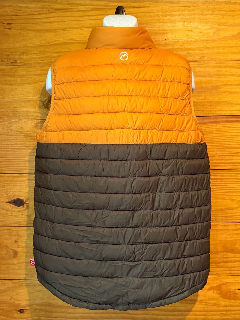 Magellan Shiner Bock Men’s Classic Fit Full Zip Puffer Vest Large L Orange Brown - Picture 2 of 8